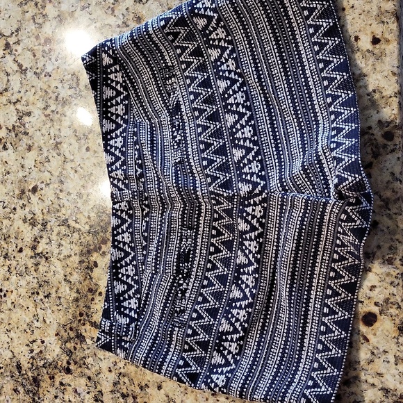 Loft patterned shorts - Picture 2 of 3